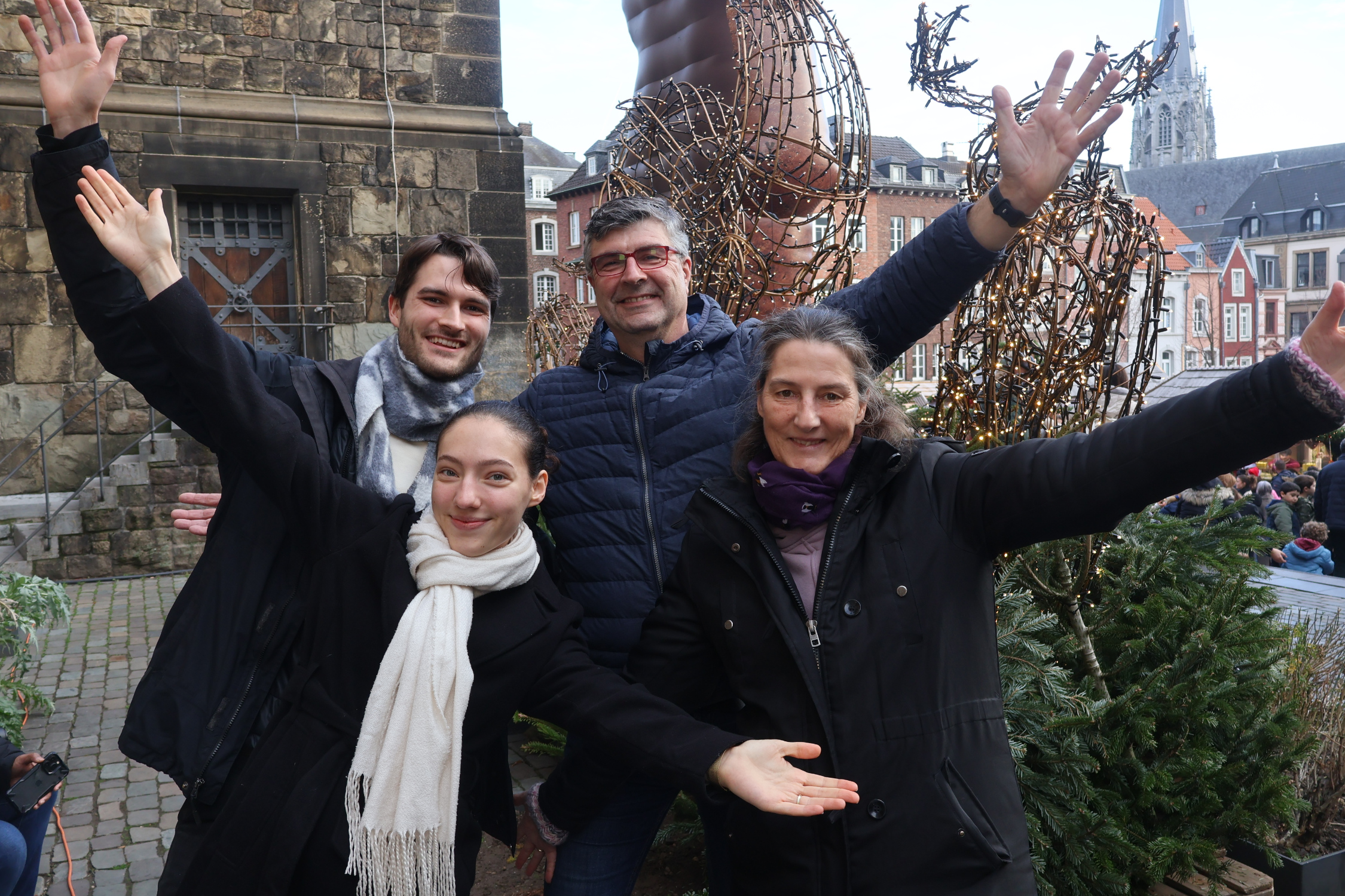 Foto aus unserem Photo Point Fotoautomat Fotobox auf dem Aachener Weihnachtsmarkt Attraktion Ausstellung im Hellen bei Tag